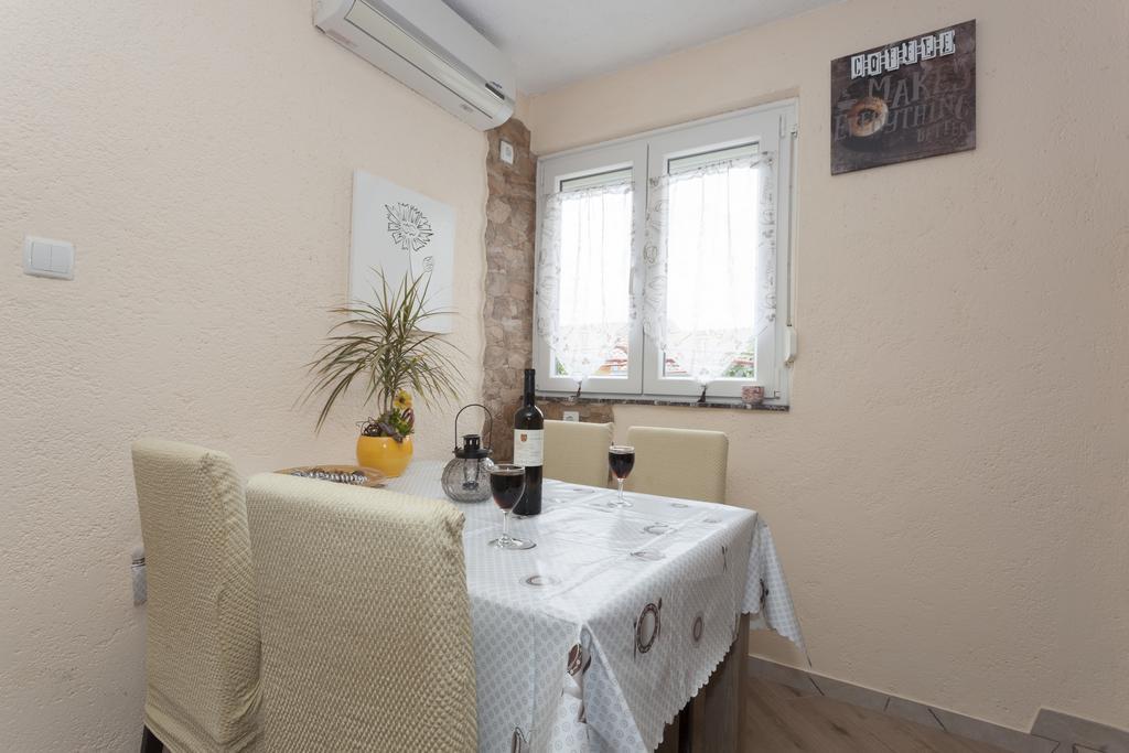 Apartment Mario Dramalj Exteriör bild